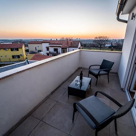 Villa Luka With Private Pool Near Pula Zewnętrze zdjęcie