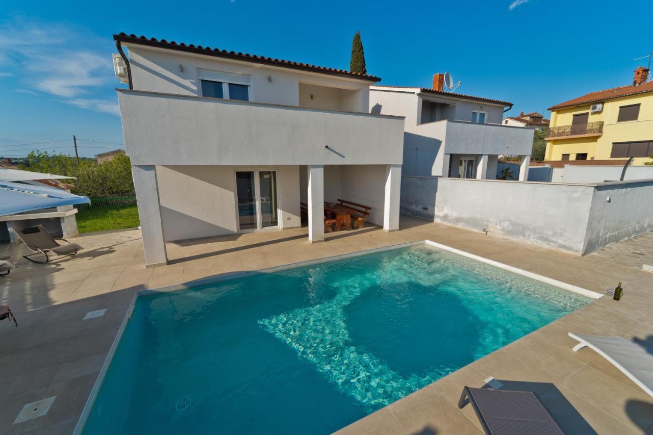 Villa Luka With Private Pool Near Pula Zewnętrze zdjęcie